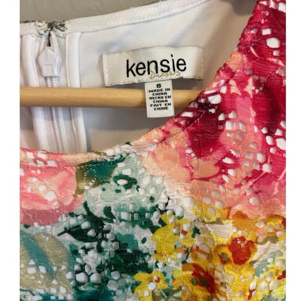 Kensie Eyelet Watercolor Floral 3/4 Sleeve Shift Dress - 8 - Picture 5 of 9